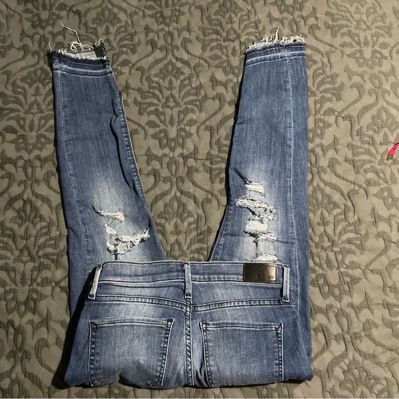 Like New Womans Express Jeans - Picture 3 of 6